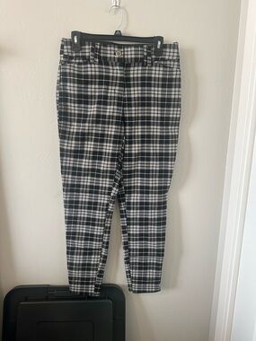 Maurices Black & White Plaid Skinny Pants